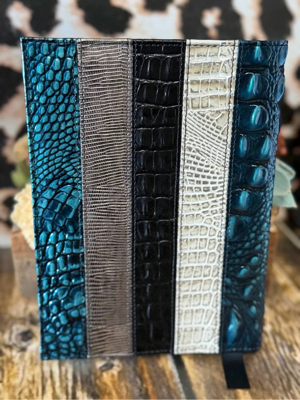 FIRM >>> NWT Brahmin Journal Blue patina flashback